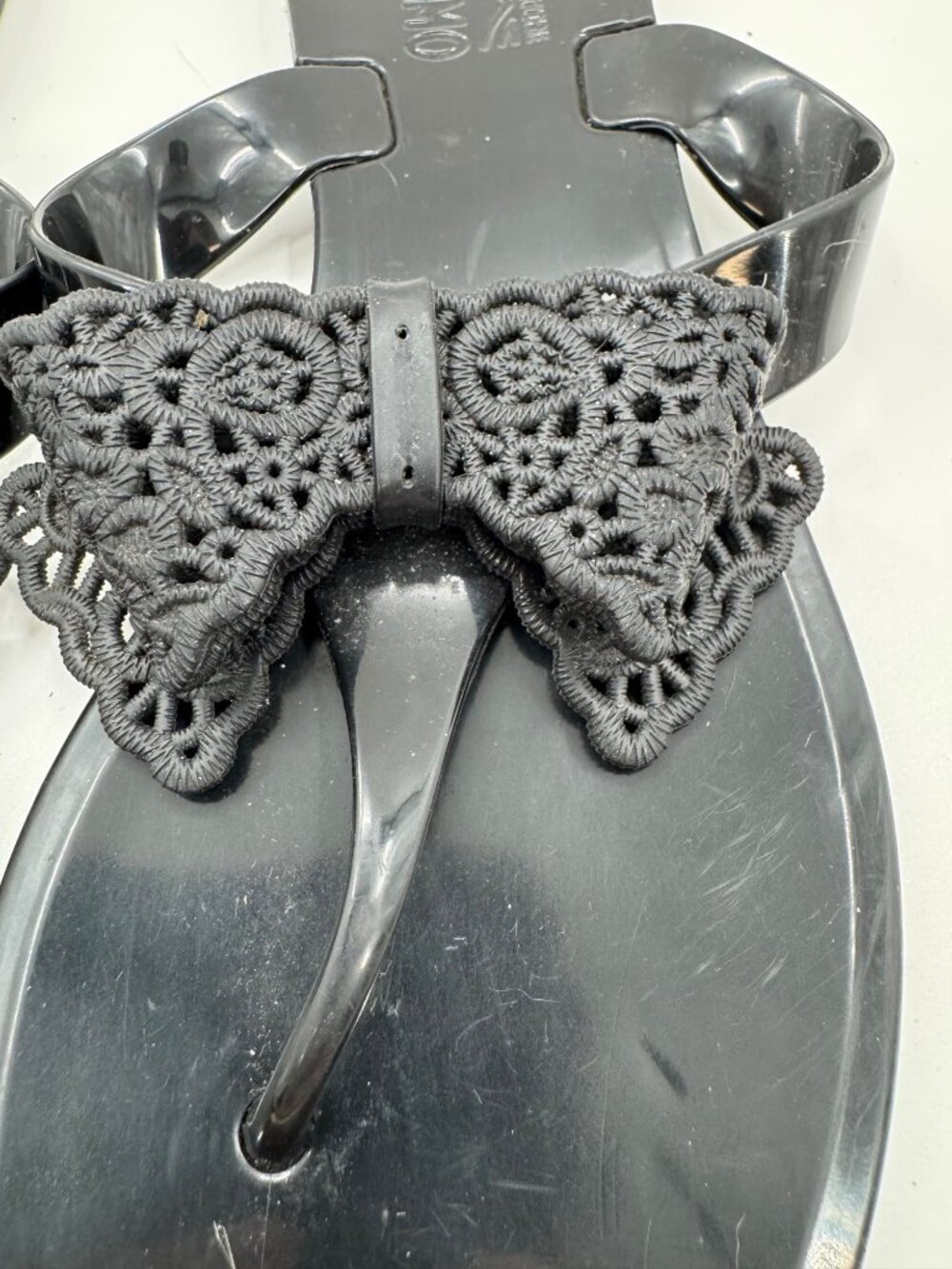 Salvatore Ferragamo Black Jelly Sandals With Crochet Bow Accents Size 7 - Picture 4 of 14
